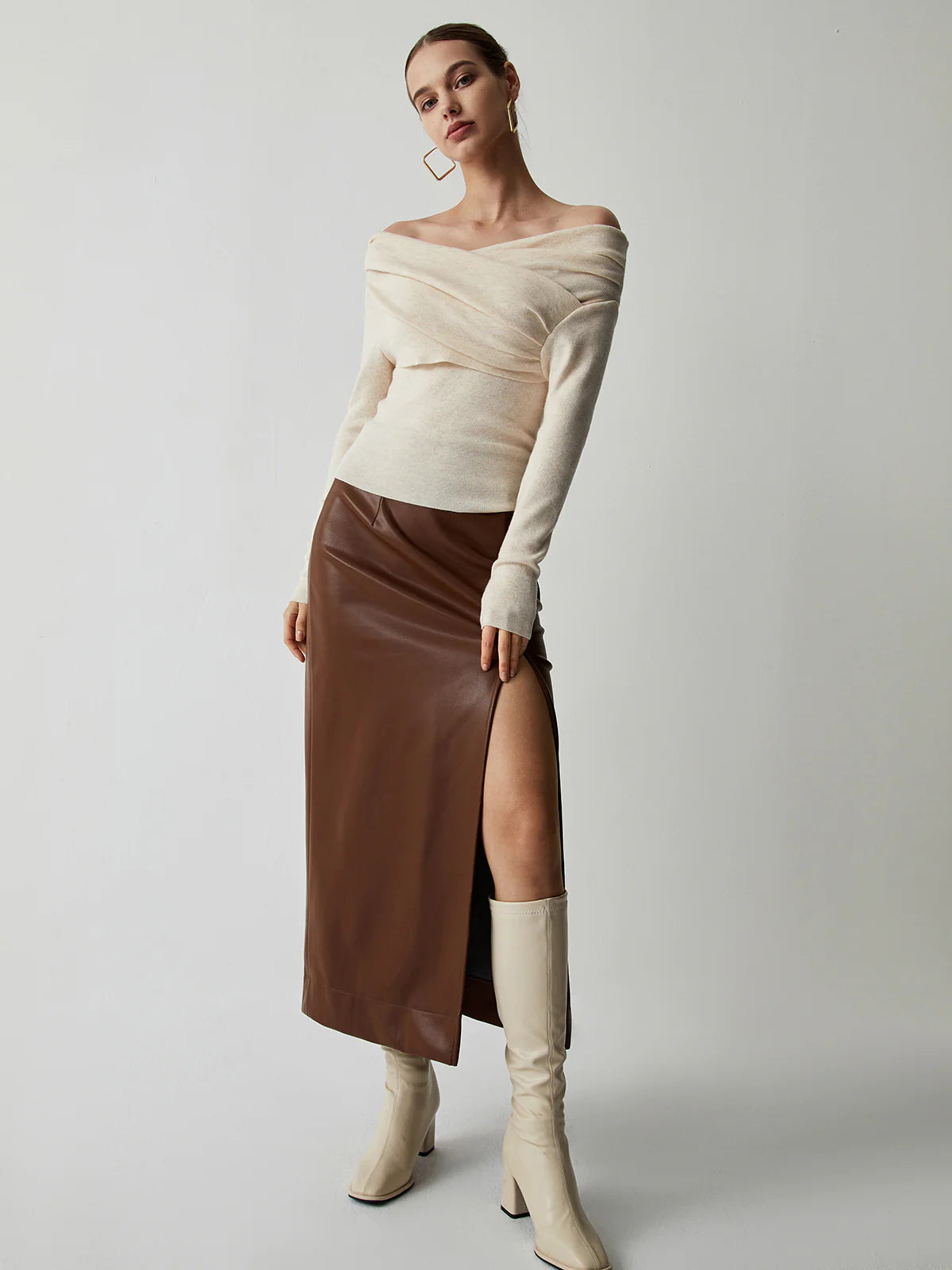 DÉNUDÉ. Off shoulder top