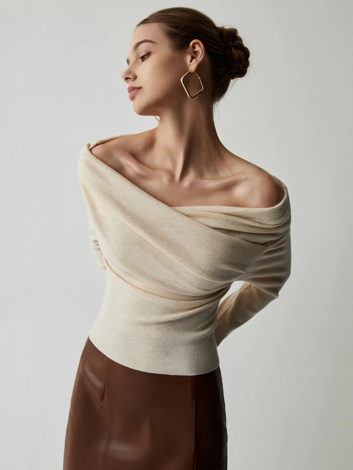 DÉNUDÉ. Off shoulder top