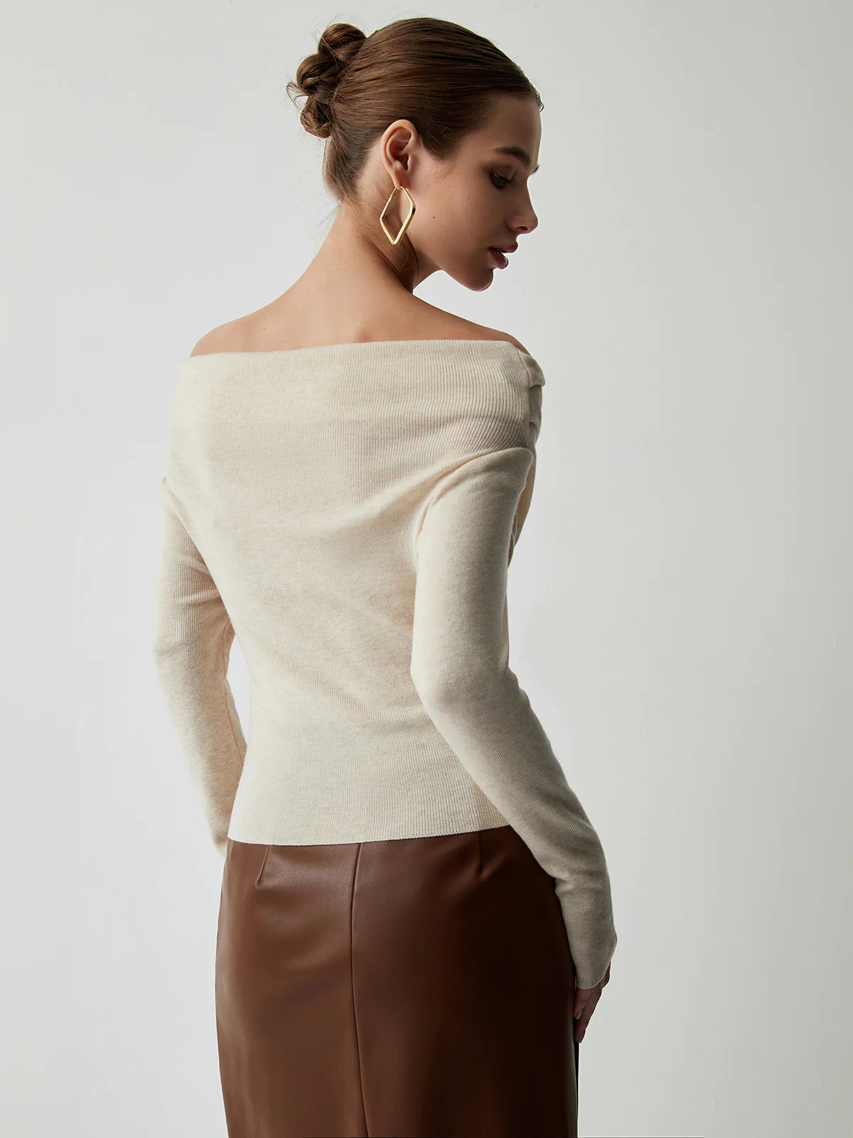 DÉNUDÉ. Off shoulder top