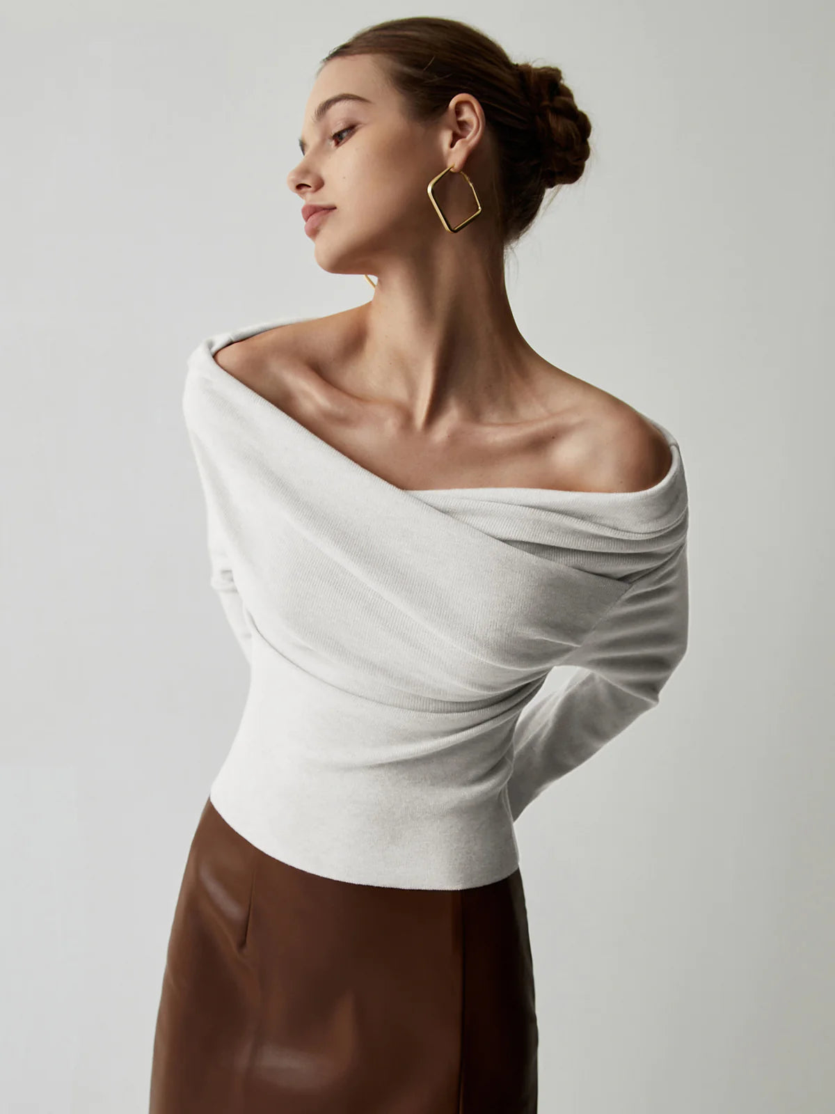 DÉNUDÉ. Off shoulder top